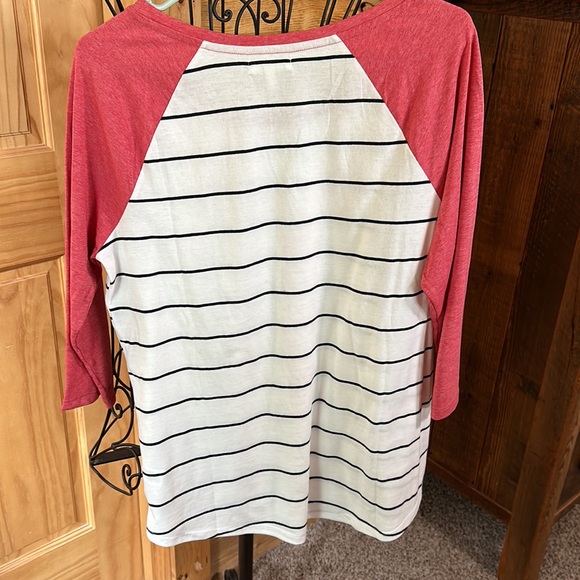 Maurices raglan tee NWOT - Picture 4 of 6